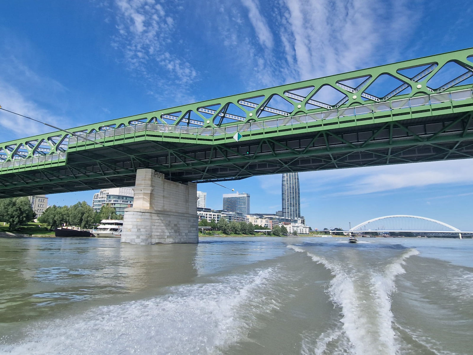 Bratislava z Dunaja1